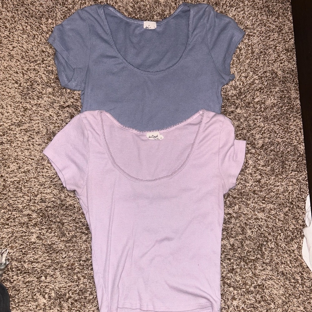 Set of Two Scoop Neck T-Shirts in Blue and Lavender